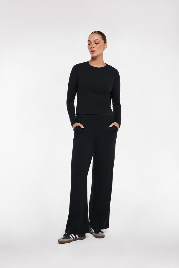 intimo ATHLEISURE CROPPED SWEATER Black