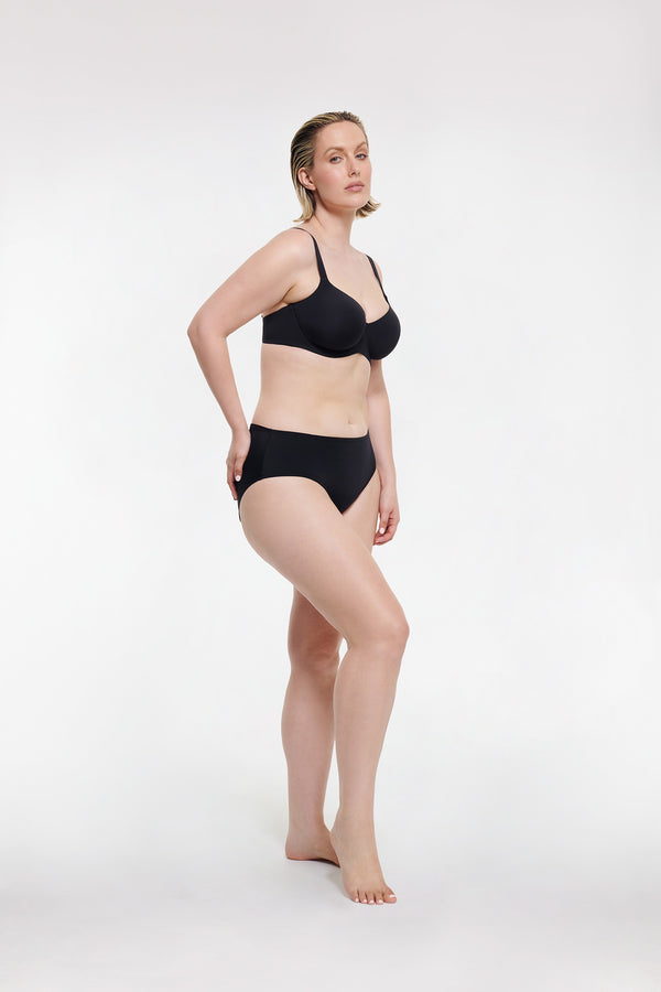Intimo BODYHUG™ SOFT CUP BRA Black
