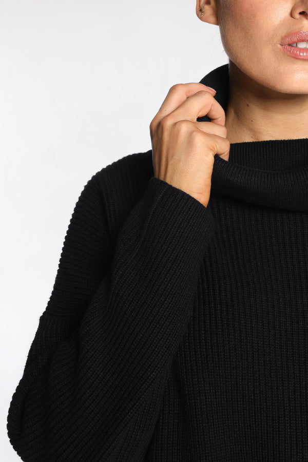 Intimo ROLL NECK JUMPER Black