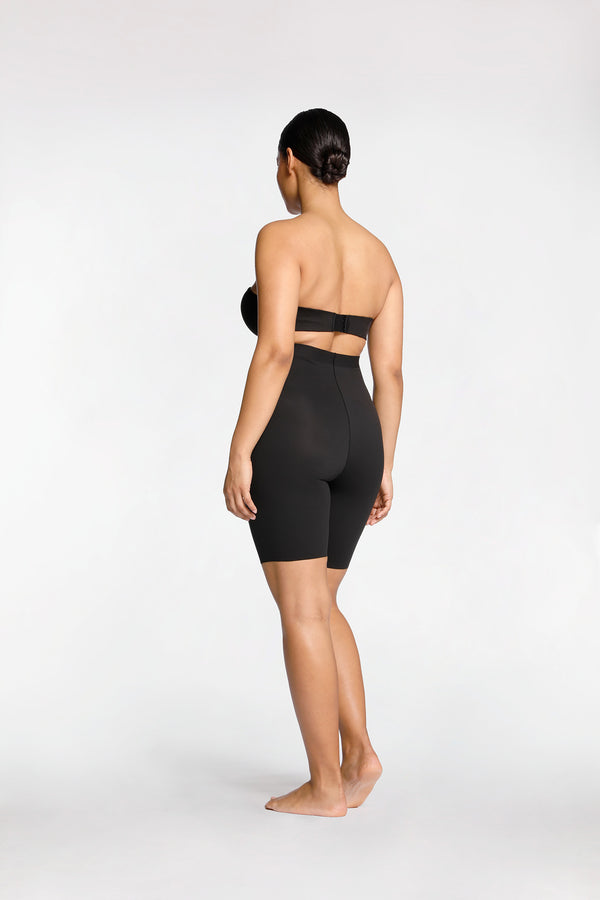 Intimo SEAMLESS HIGH SHORT Black
