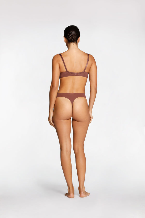 Intimo SMOOTH SEAMLESS STRING Chestnut