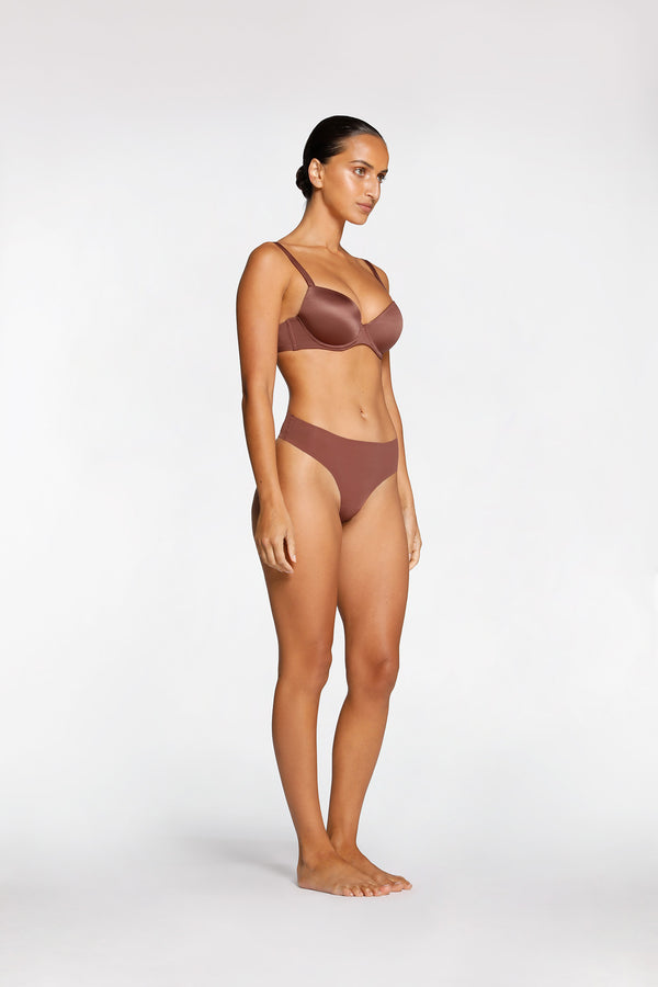 Intimo SMOOTH SEAMLESS STRING Chestnut