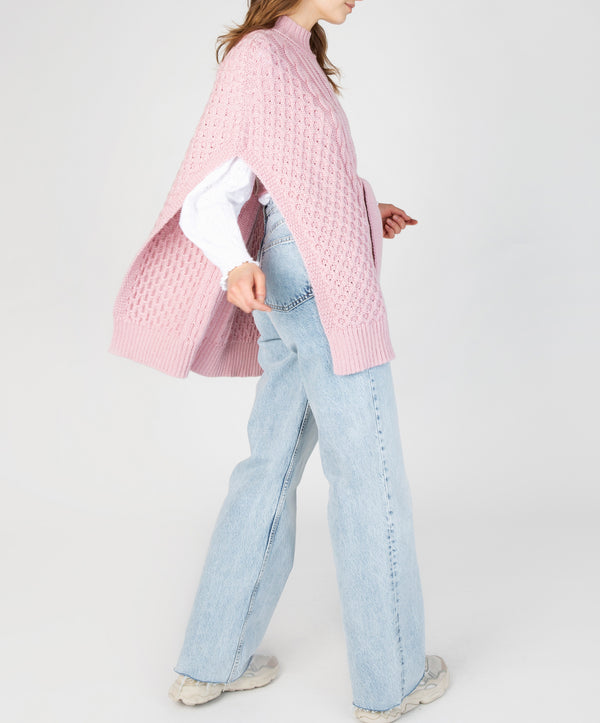 Irelands Eye Crocus Horseshoe Cable Cape Pale Pink