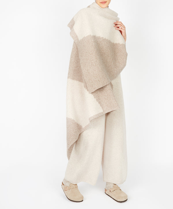 Irelands Eye Wren Intarsia Throw Eggshell & Bone