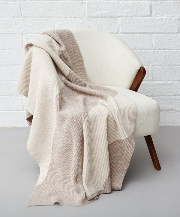 irelands eye Wren Intarsia Throw Eggshell & Bone