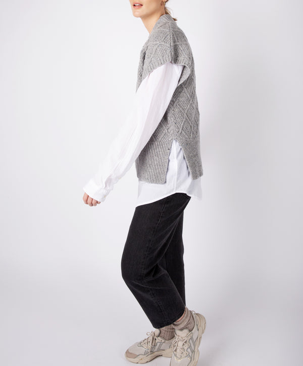 Irelands Eye Nettle' Diamond Pattern Vest Pearl Grey