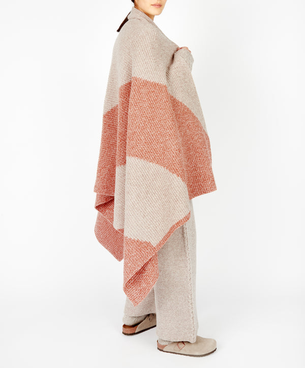 Irelands Eye Wren Intarsia Throw Cedar Marl & Eggshell