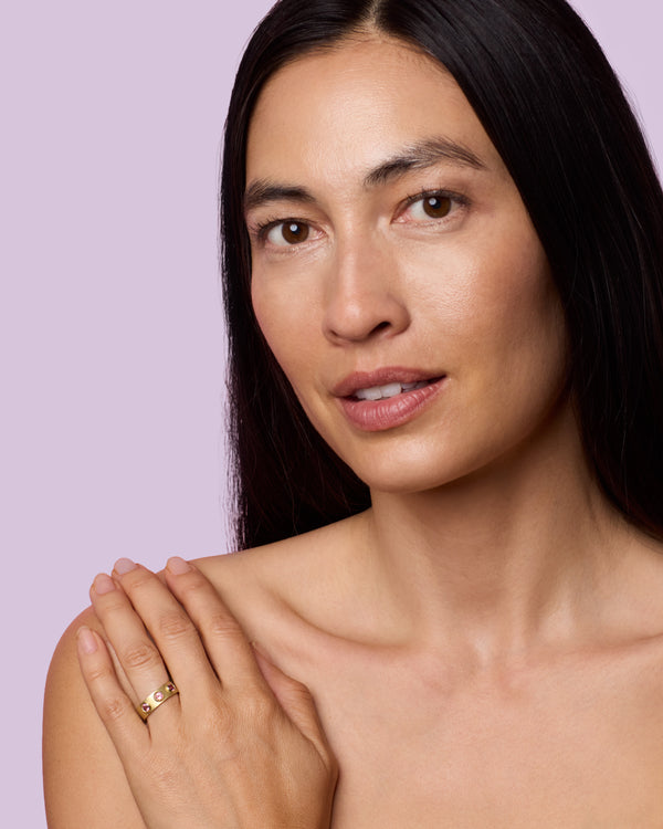 Irene Neuwirth Classic Bezel Three Stone Band Ring 18k Yellow Gold