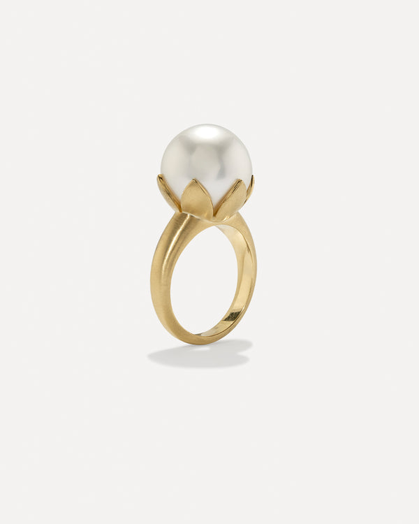 irene neuwirth Pearl Blossom Ring 18k Yellow Gold
