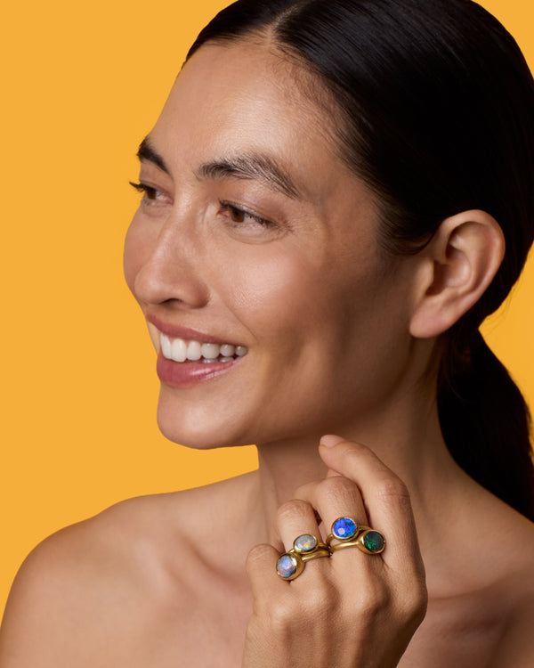 Irene Neuwirth One Of A Kind Oval Bezel Ring 18k Yellow Gold