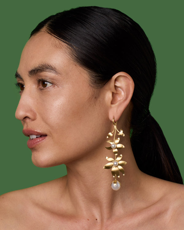 Irene Neuwirth One Of A Kind Pearl Blossom Magical Huggies 18k Yellow Gold