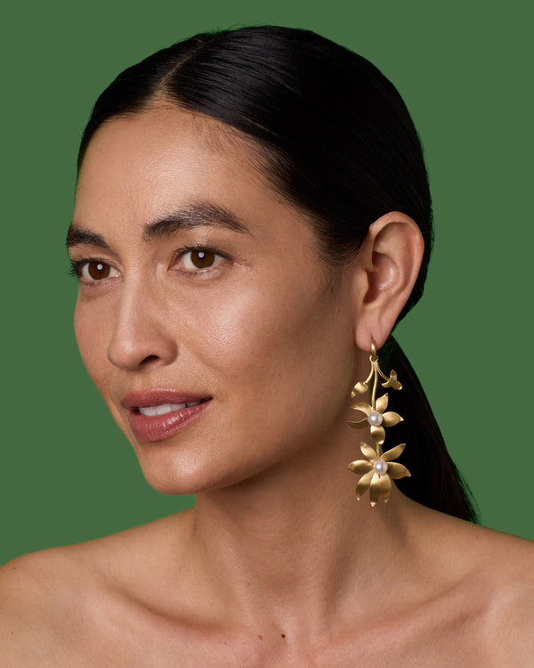 Irene Neuwirth One Of A Kind Pearl Blossom Magical Huggies 18k Yellow Gold