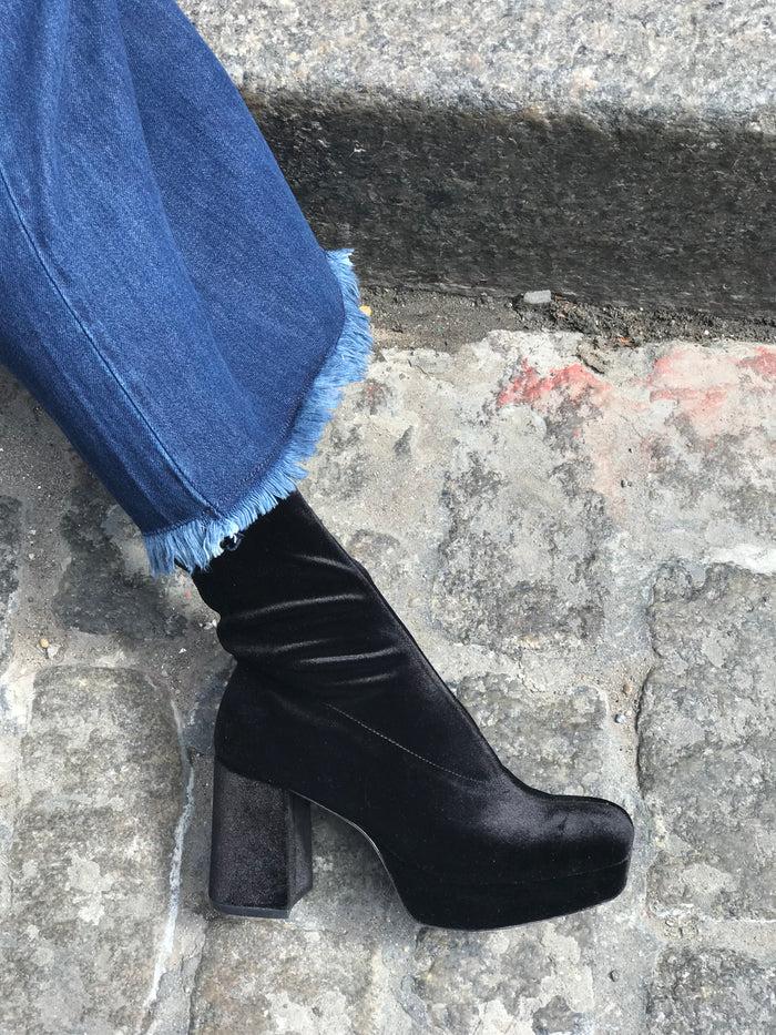 Isa Tapia Brooke Black Velvet