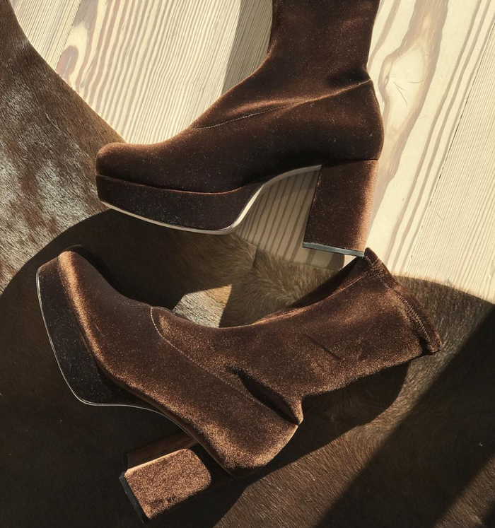 Isa Tapia Brooke Black Velvet