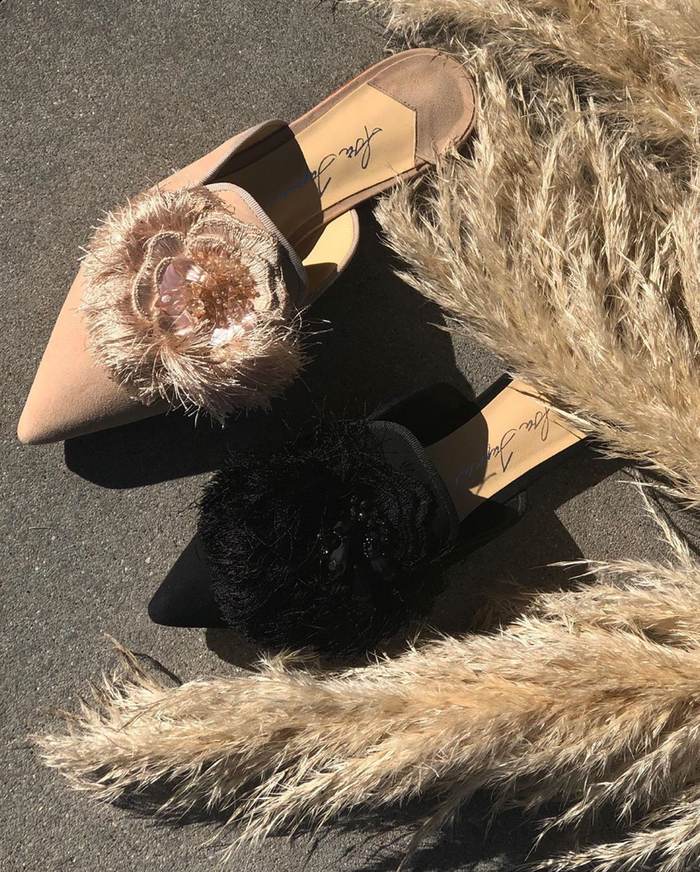 Isa Tapia Canova Summer Sand Fringe Flower