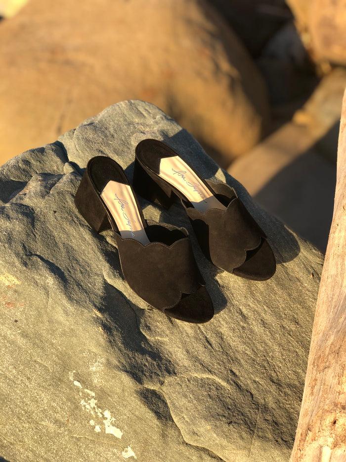 Isa Tapia Chiqui Black Suede