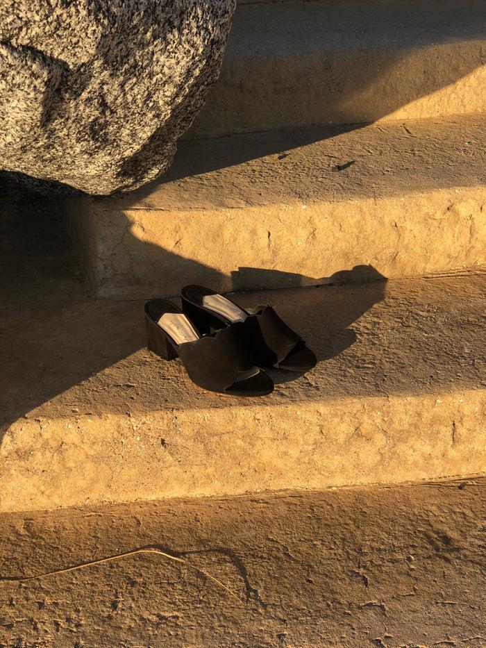 Isa Tapia Chiqui Black Suede