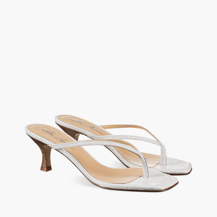 Isa Tapia Monica Blanco Croc