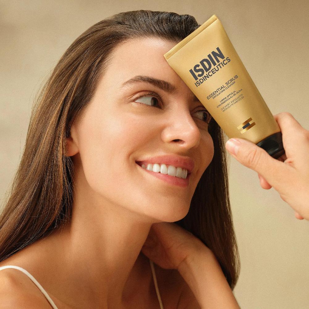 isdin ISDINCEUTICS Essential Scrub