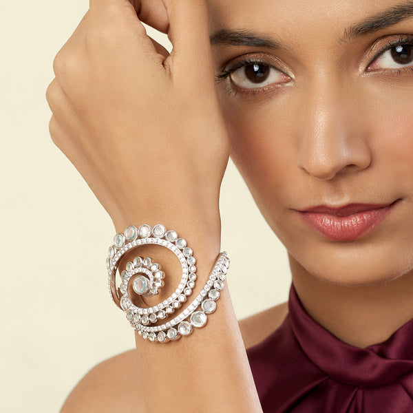 Isharya Alfama Cuff Bracelet Wristwear