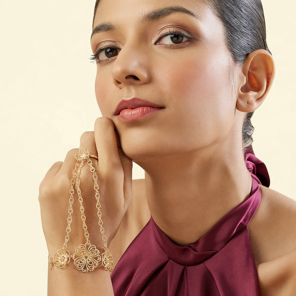 Isharya Evangélica Hand Harness Wristwear