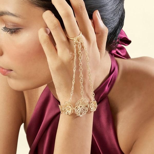 isharya Evangélica Hand Harness Wristwear