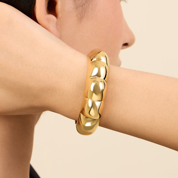 isharya Gold Melon Cuff Bracelets M