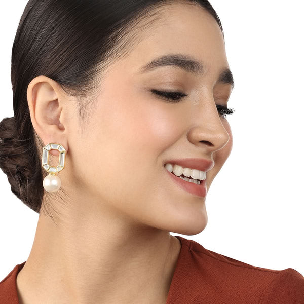 isharya Lumen Pearl Mismatched Earrings Earrings