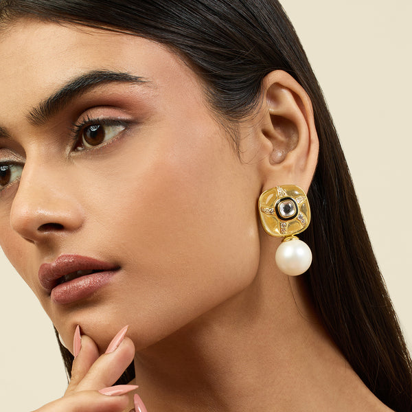 isharya Pearl Diver Stud Earrings Earrings