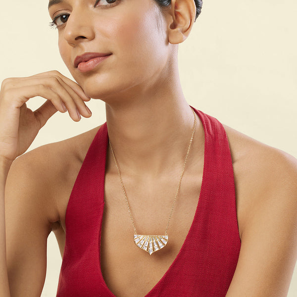 Isharya Porta Pendant Necklace Necklace