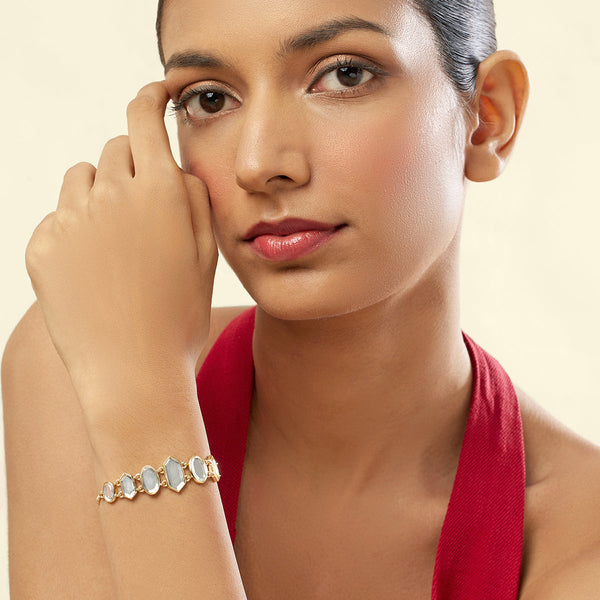 Isharya Valsa Bolo Bracelet Wristwear