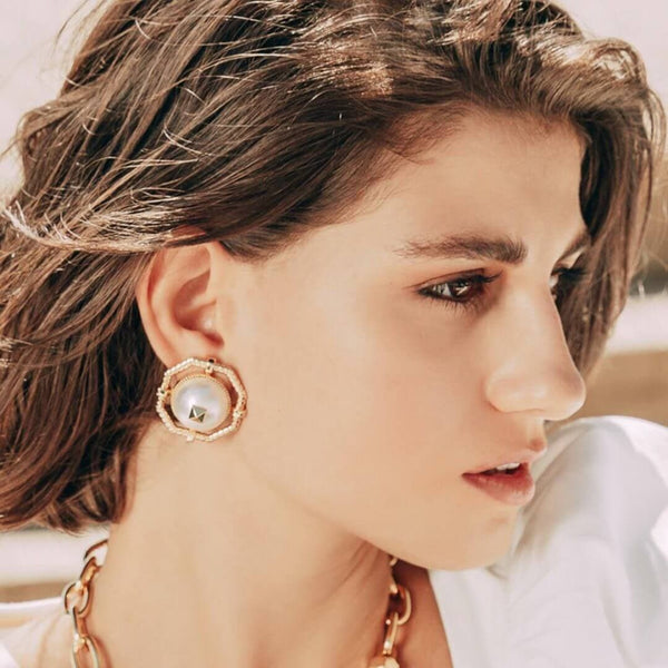 Isharya Yayoi Pearl Studs Earrings White