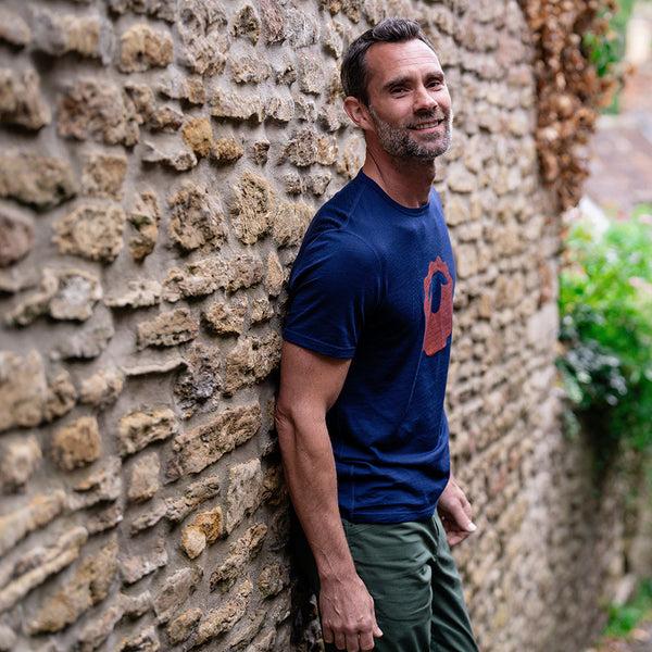 Isobaa Mens Merino 150 Emblem Tee (Navy/Orange)