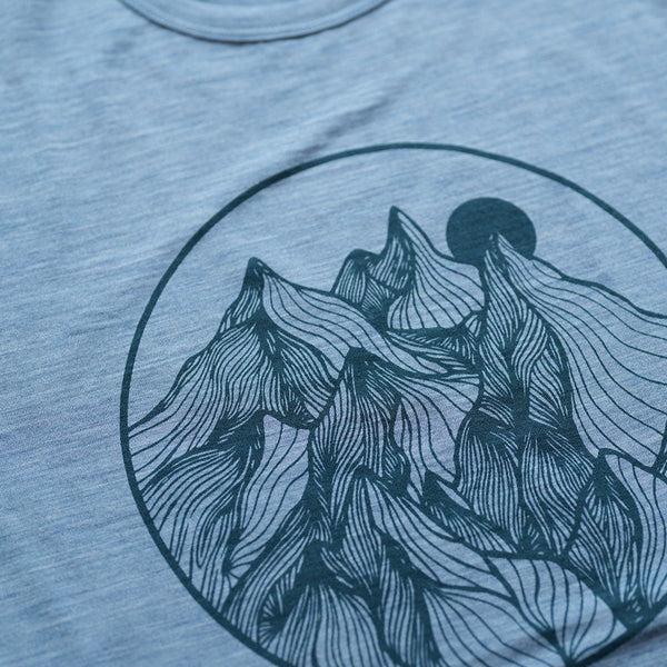 Isobaa Mens Merino 150 Mountains Tee (Sky/Petrol)