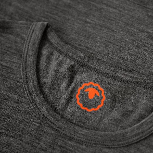 Isobaa Mens Merino 150 Mountains Tee (Smoke)