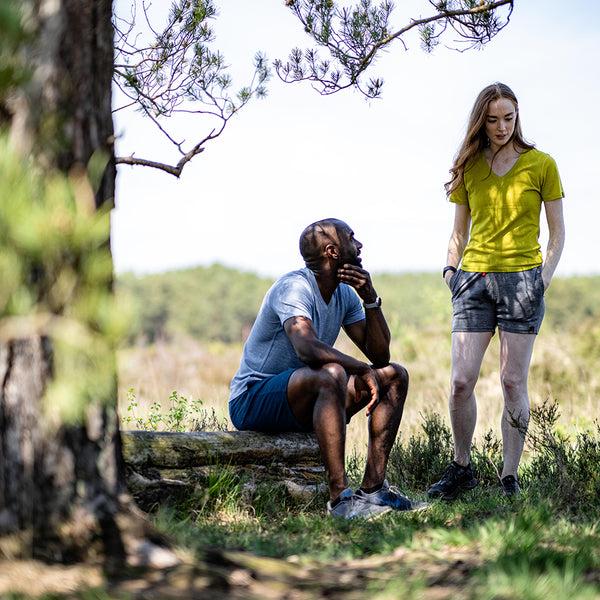 Isobaa Mens Merino 150 V-Neck Tee (Sky)