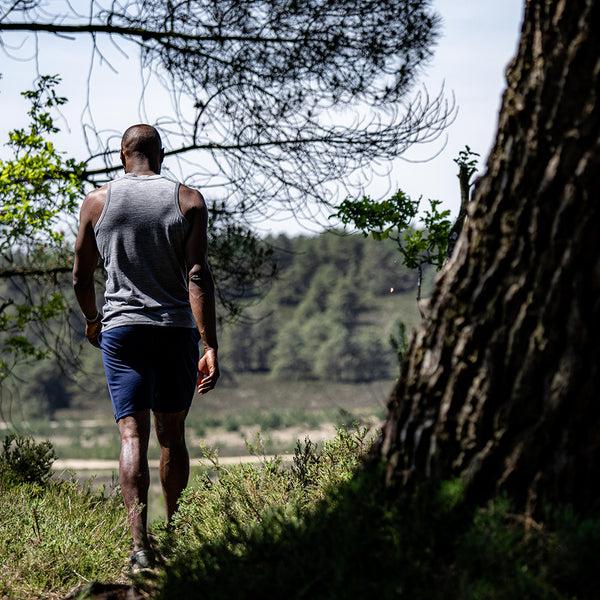 Isobaa Mens Merino 150 Vest (Charcoal)