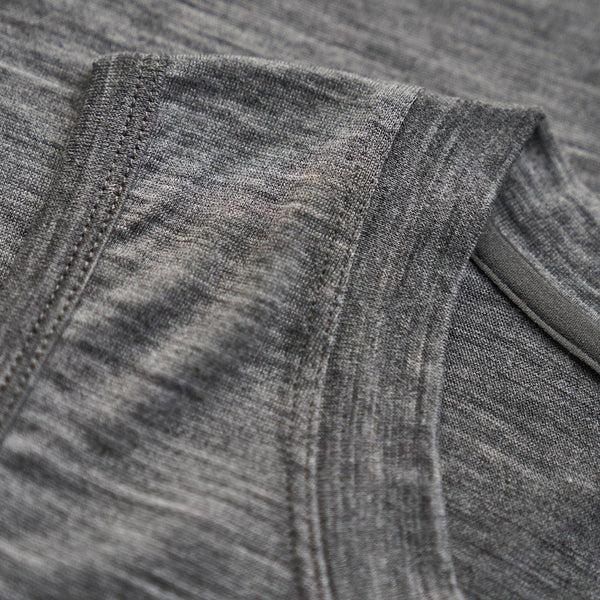 Isobaa Mens Merino 150 Vest (Charcoal)