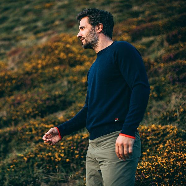 Isobaa Mens Merino Crew Sweater (Navy/Orange)