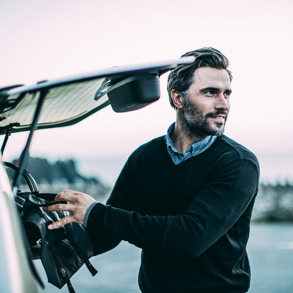 Isobaa Mens Merino V Neck Sweater (Black)