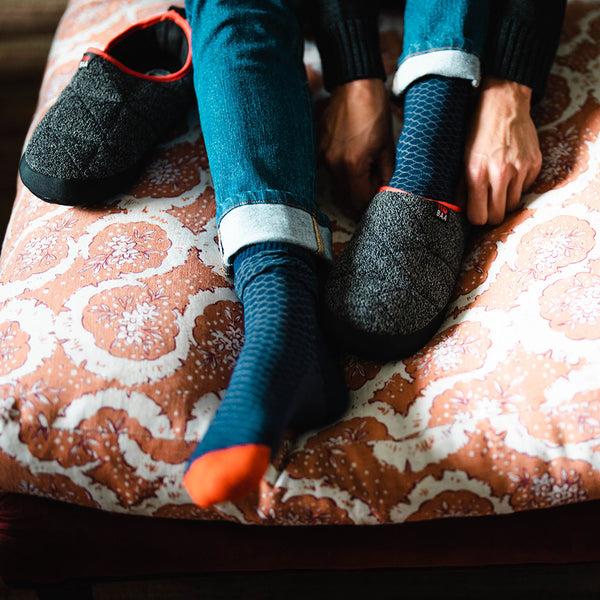 Isobaa Merino Blend Travel Slippers (Black Melange)