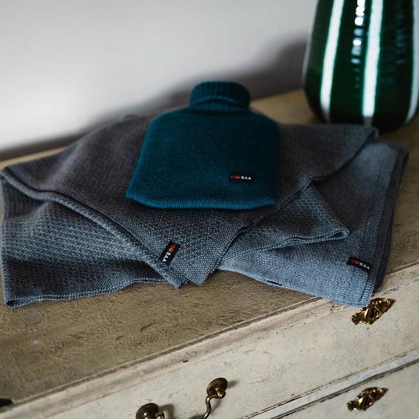 Isobaa Merino Jacquard Shawl (Charcoal/Smoke)