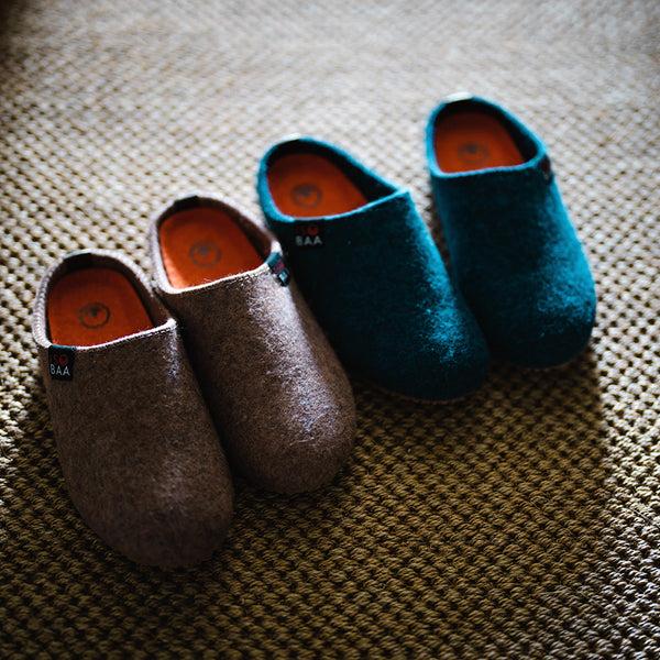 Isobaa Merino Wool Blend Slippers (Petrol/Orange)