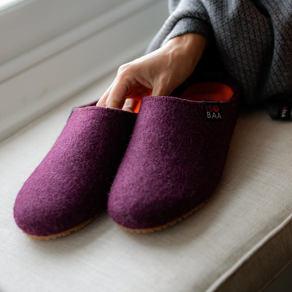 Isobaa Merino Wool Blend Slippers (Wine/Orange)