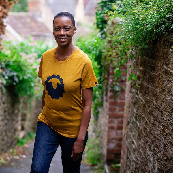isobaa Womens Merino 150 Emblem Tee (Mustard/Navy)