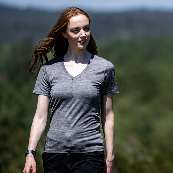 Isobaa Womens Merino 150 V-Neck Tee (Charcoal)
