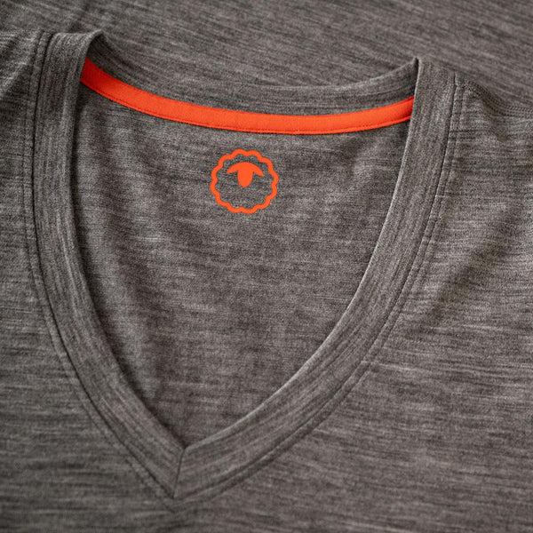 Isobaa Womens Merino 150 V-Neck Tee (Charcoal)