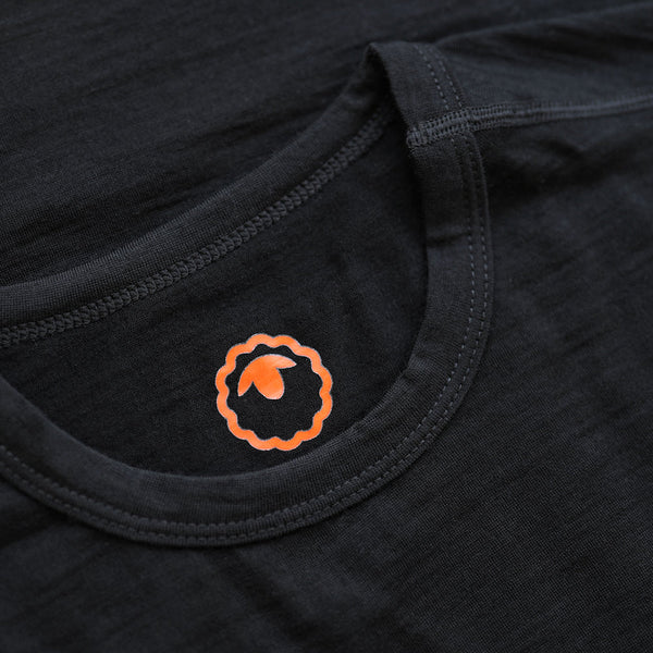 isobaa Womens Merino 180 Long Sleeve Crew (Black)