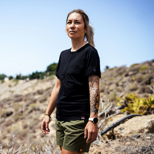 Isobaa Womens Merino 180 SS Hiking Top (Black)