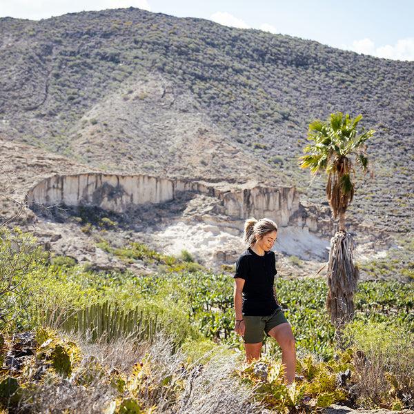 Isobaa Womens Merino 180 SS Hiking Top (Black)